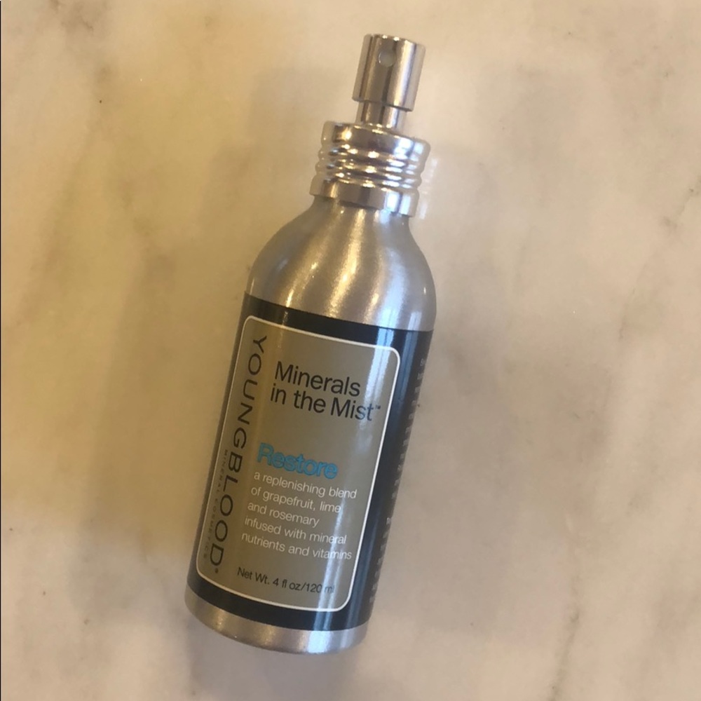 Youngblood minerals in the mist setting spray